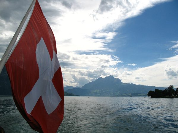 Pohled na Pilatus od Lucernského jezera. Foto: wikimedia.org / Andrew Bossi