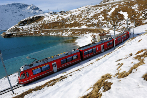 Bernina Express Foto: Rhaetische Bahn   By-line: swiss-image.ch/Tibert Keller