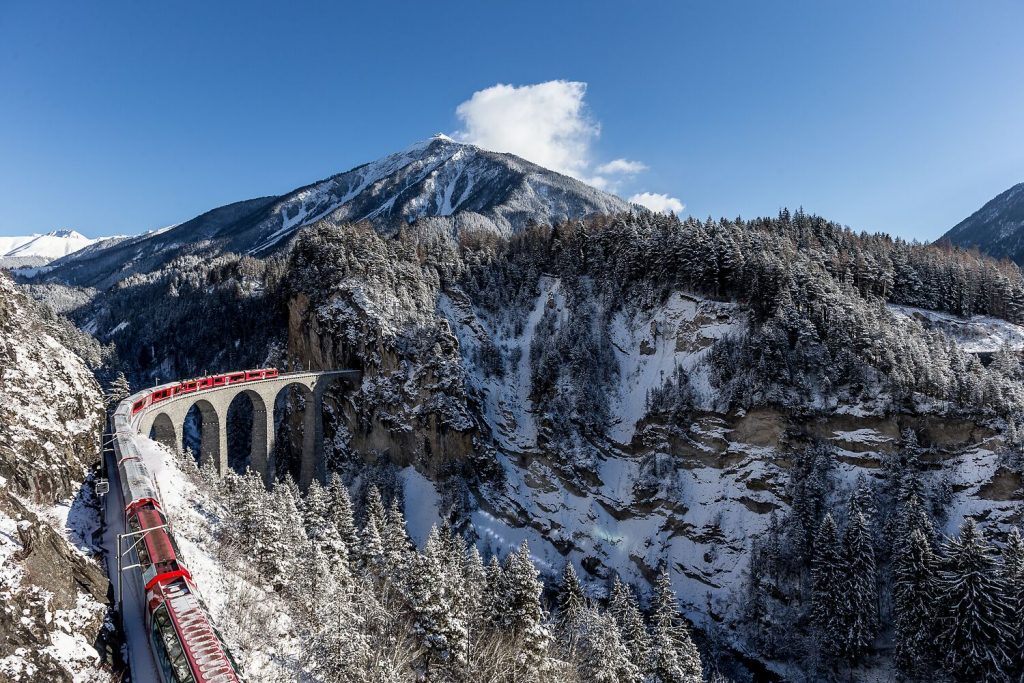 Vlak RhB na viaduktu Landwasser. Foto: Rhatische Bahn